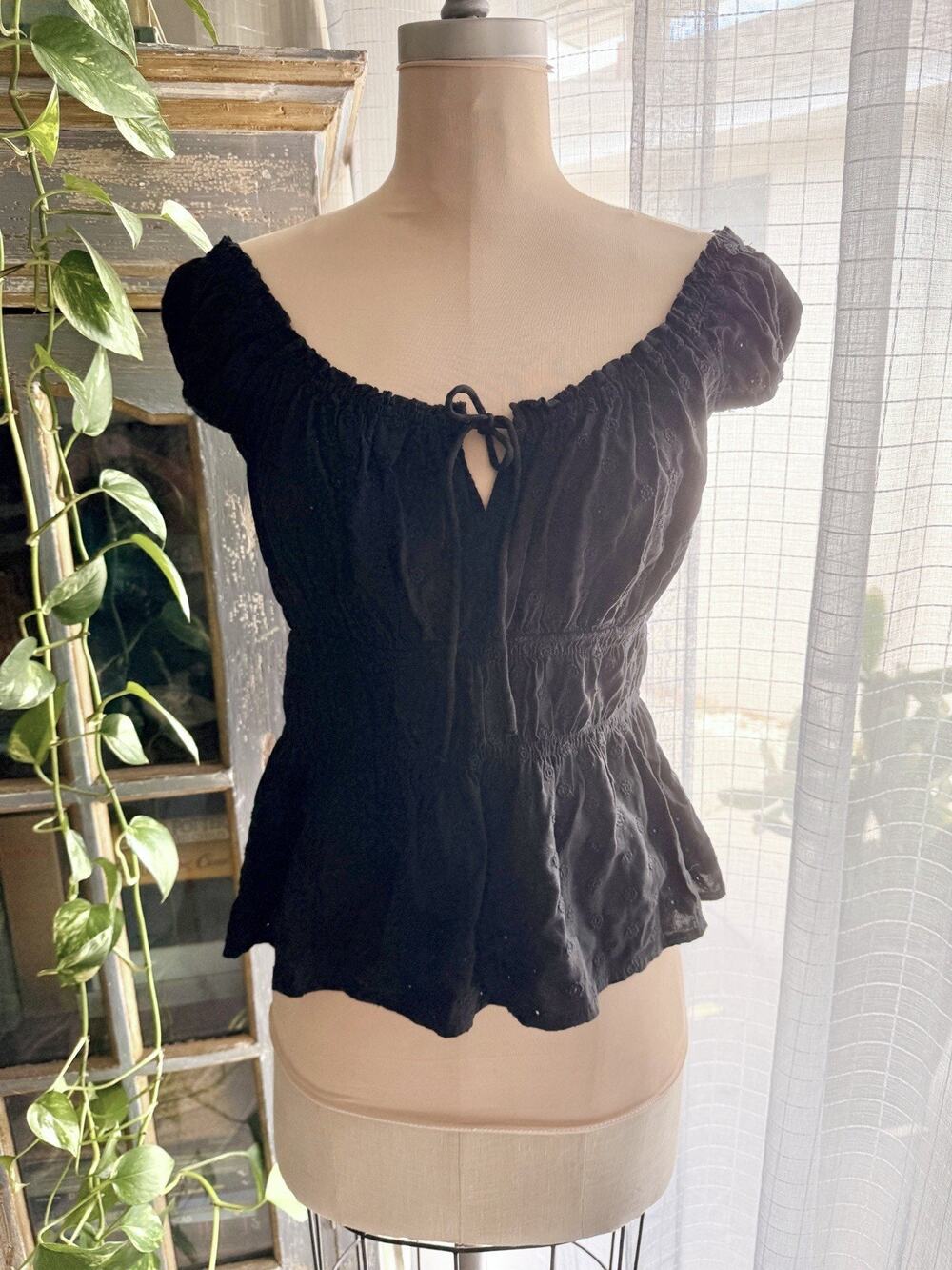 Y2K Babydoll Eyelet Top Puff Sleeves Whimsygoth Size M Peasant Boho Goth 90s